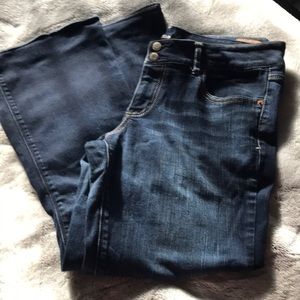 Artists AE JEANS